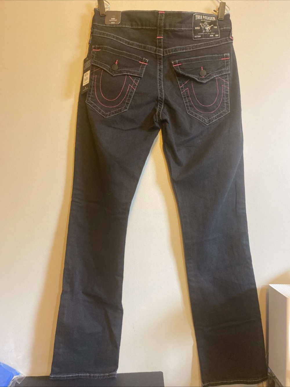 True Religion “RICKY” Relaxed Straight Jeans Men’s Sz 32 Blk/pink MSRP $159 NWT